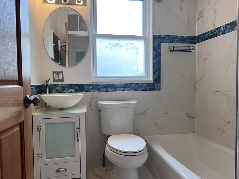 112 Franklin St #2 — Photo 6