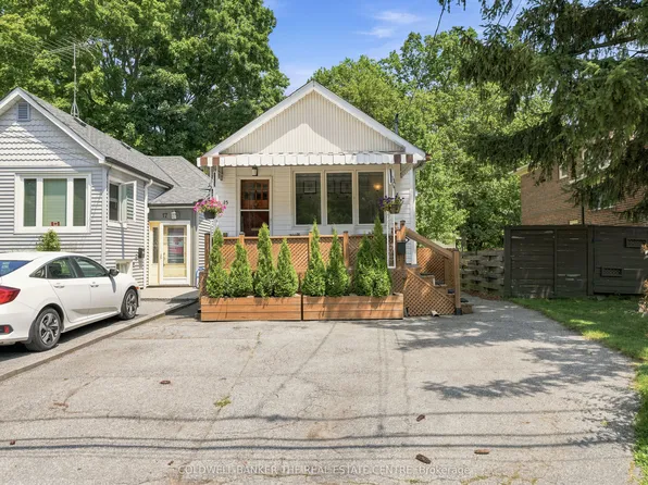 15 Presley Ave, Toronto, ON M1L 3P4