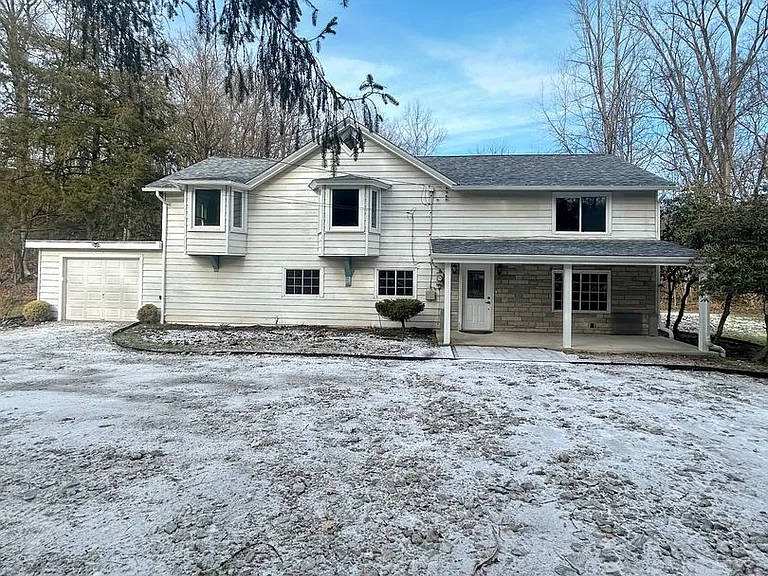 62 Noblestown Rd — Photo 1