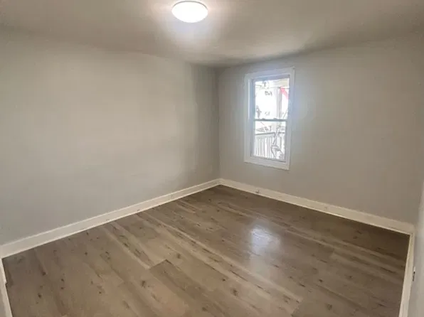19 Union Street, 19 Union St #2R, Southbridge, MA 01550