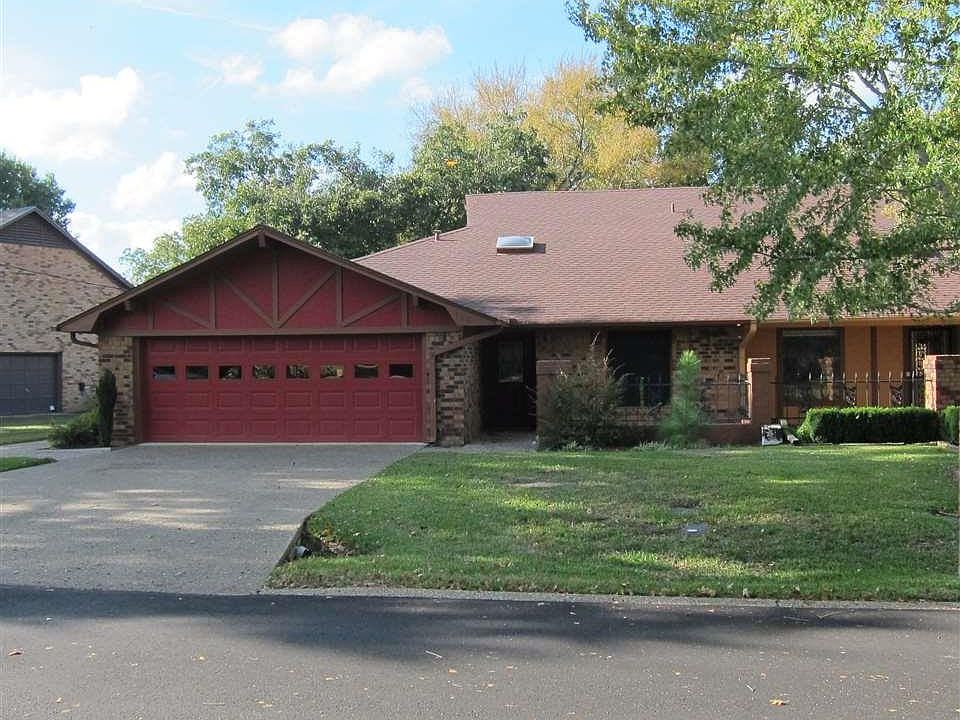1st image of 148 S Bay Dr