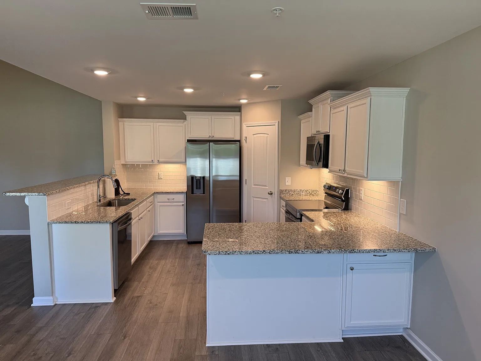 2 bed, 1568 sqft, $2,000 — Photo 3