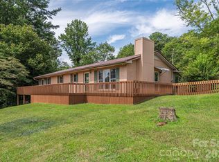 69 Emerald Ln, Hendersonville, NC 28792