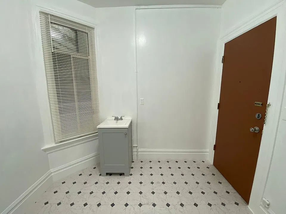 301 Columbus Ave #305