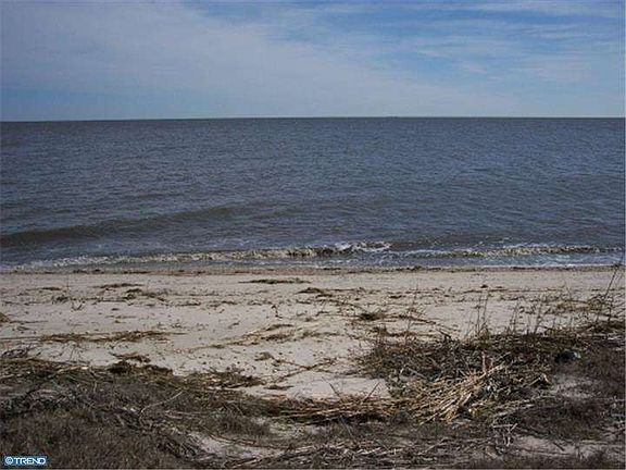 4th image of 130 N Bay Dr