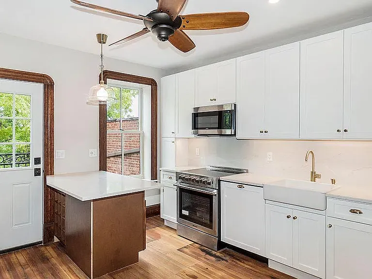 32 W Bridge St #303