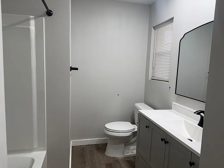 2705 Cambridge St — Photo 21