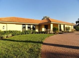 3700 Crayton Rd, Naples, FL 34103