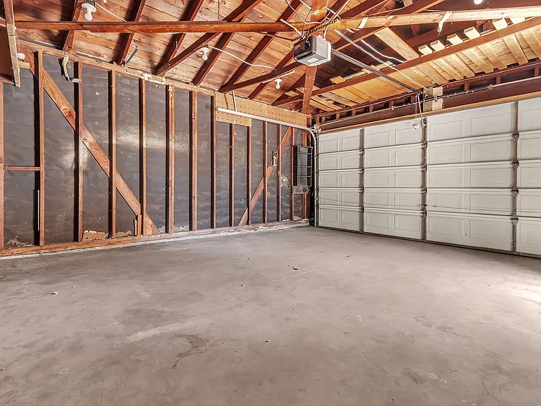 1833 Lees Ave — Photo 23