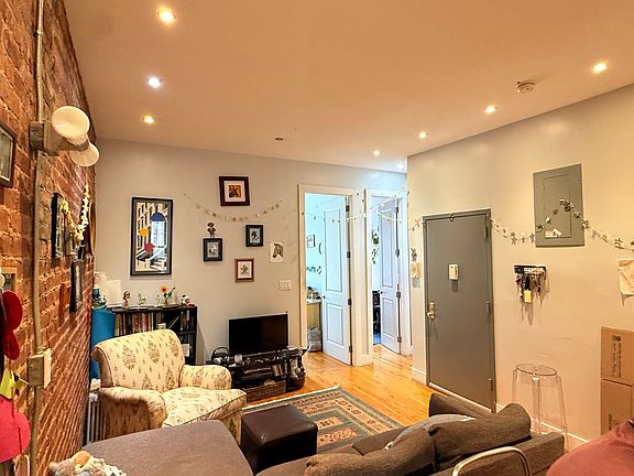 2nd image of 1070 Bedford Ave APT 2