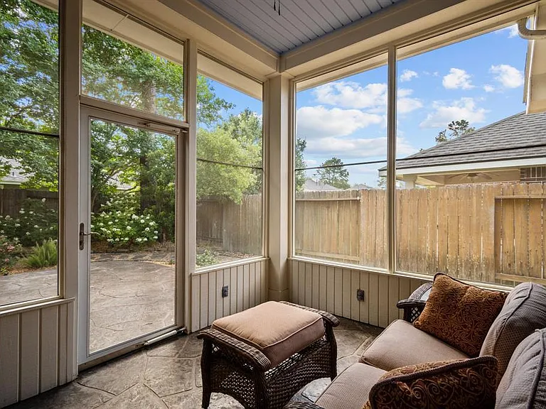 Andover Manor Dr — Photo 17