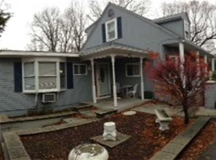 151 Angell Rd, Lincoln, RI 02865