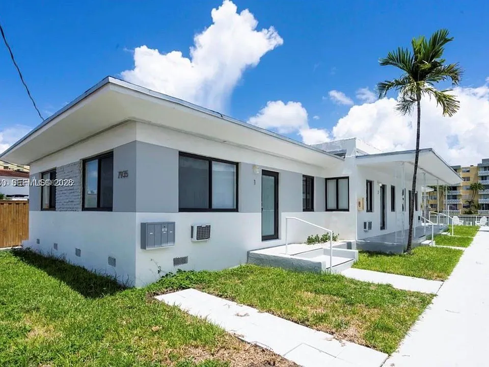 7935 Crespi Blvd #3