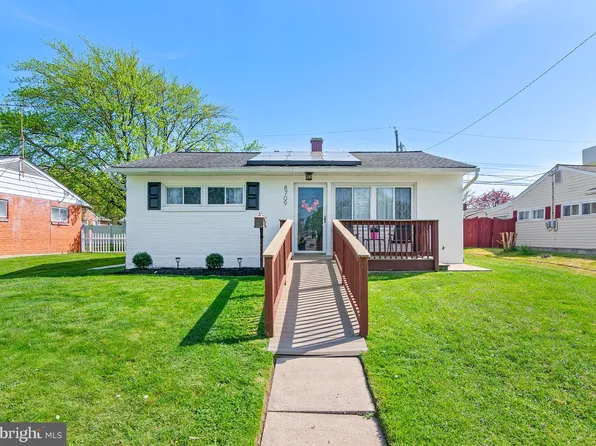 8709 Roper Rd, Parkville, MD 21234