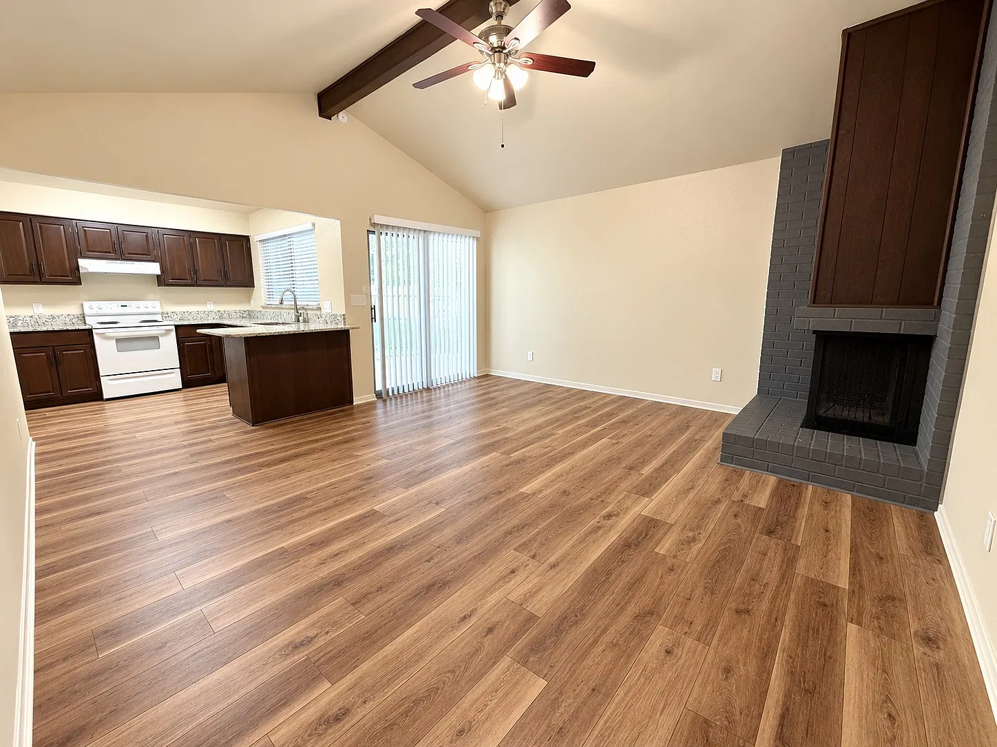 4 bed, 1509 sqft, $2,025 — Photo 3