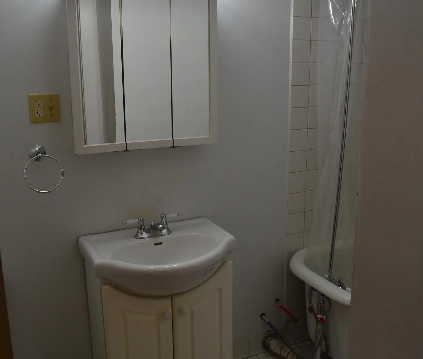 2 bed, 1000 sqft, $1,100 — Photo 2
