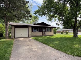 1915 Theodore Dr, Springdale, AR 72762