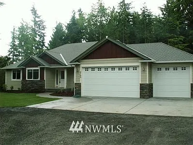 4760 Stonehill photo 1
