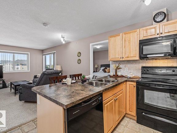 5th image of 4309 33rd St #412
