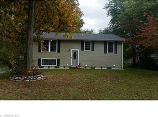 20 Blacksmith Dr, Ledyard, CT 06339