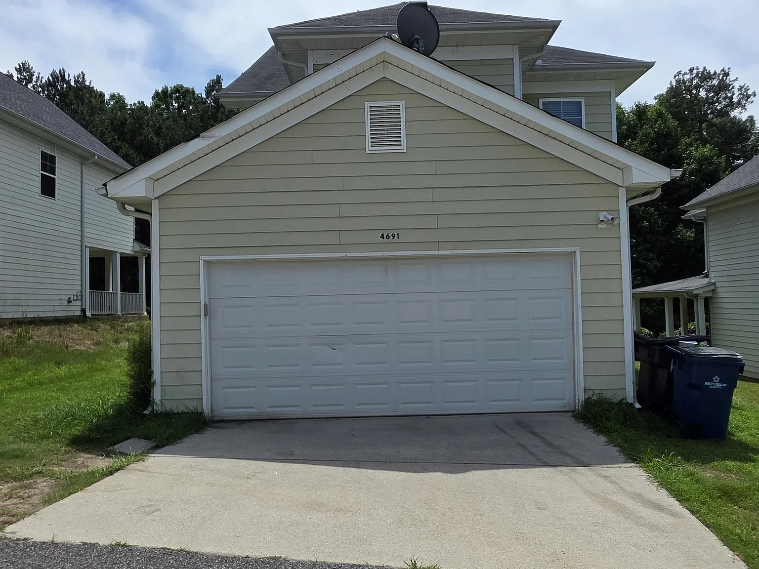 3 bed, 2.5 bath, 1821 sqft, $2,225 — Photo 4