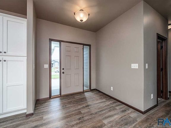 3rd image of 6345 S Badlands Ct