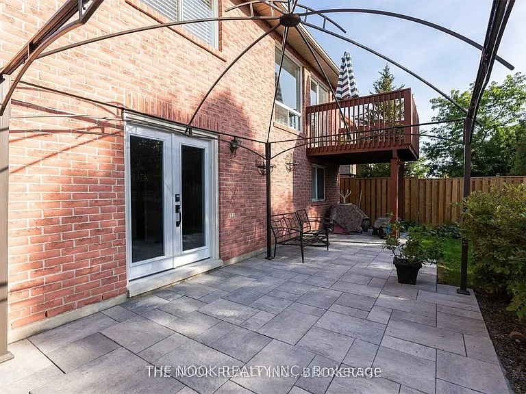 138 Huntington Cres — Photo 20