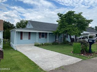 1014 Hillcrest Dr, Lenoir City, TN 37772