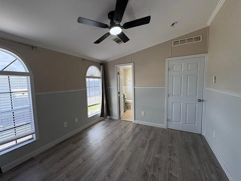 653 Los Altos — Photo 14