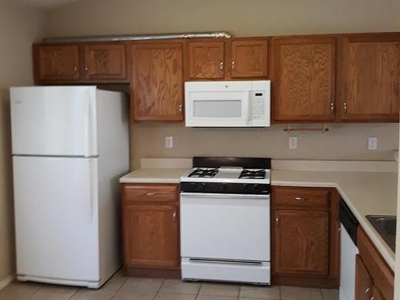 4th image of 540 Buckingham Dr