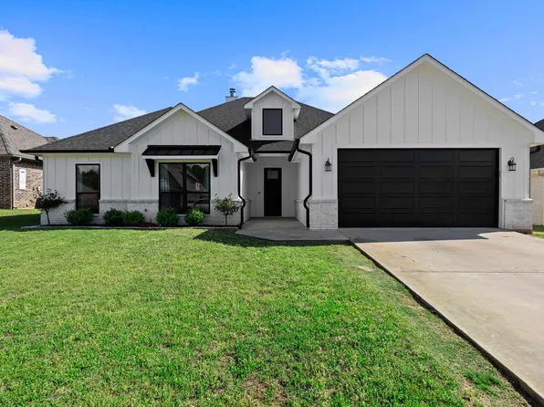 108 Decoy Ln, Hallsville, TX 75650
