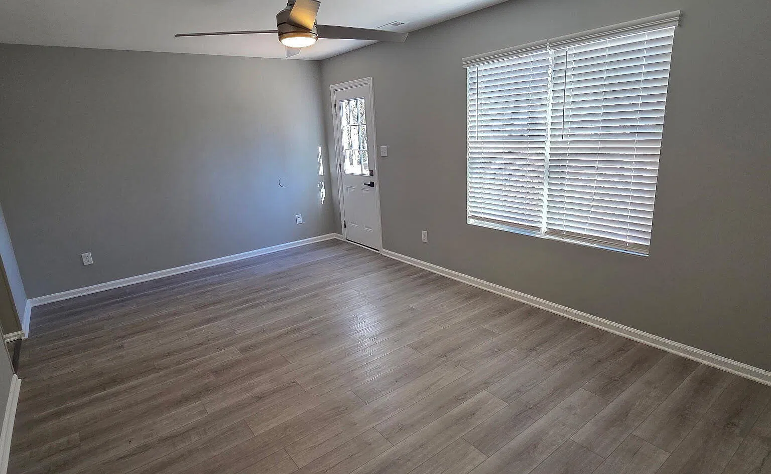 3 bed, 2.5 bath, 1280 sqft, $1,600 — Photo 4