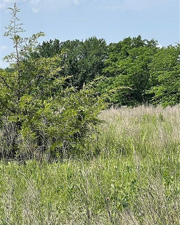 2nd image of Pleasant Valley Rd