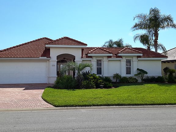 2nd image of 125 Coquina Key Dr