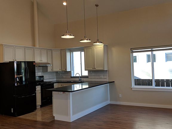 5th image of 307 S 20th St
