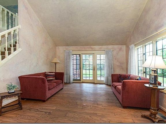 5th image of 25838 Fairmount Blvd