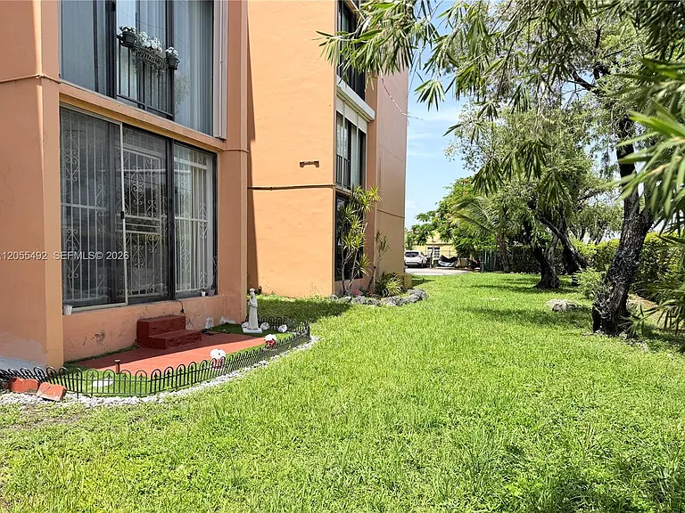 9410 W Flagler St #102 — Photo 25