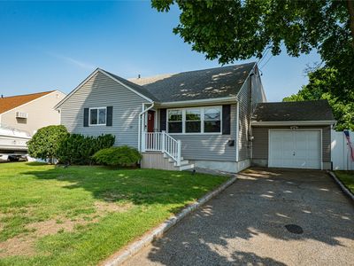 17 Abbott Street, West Babylon, NY, 11704