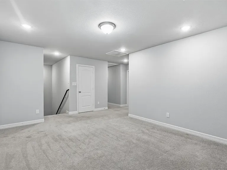 119 Buttonwood Ct — Photo 24
