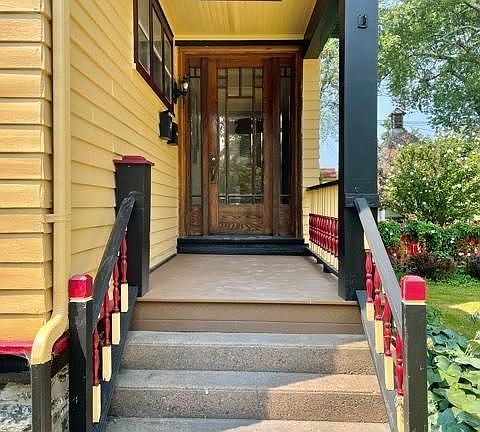 2nd image of 180 Richmond Ave #1