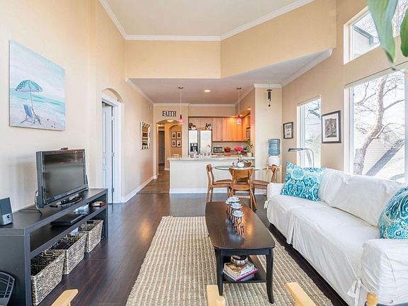 4th image of 1705 N Gaylord St APT 308