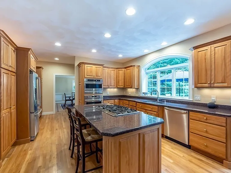 33 Nutmeg Ln — Photo 2