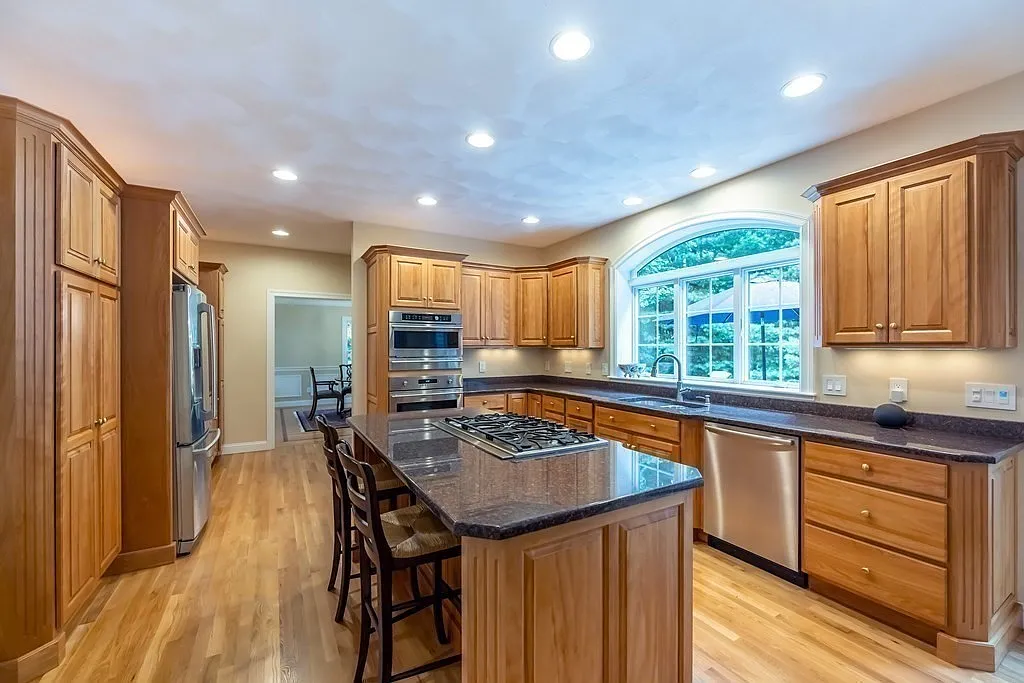 Building Photo - 33 Nutmeg Ln