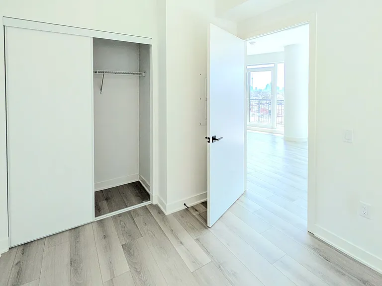 1185 Dupont St #529 — Photo 4