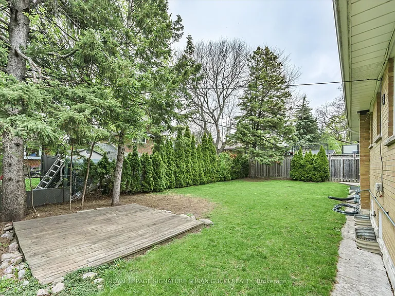 30 Shaunavon Heights Cres — Photo 37