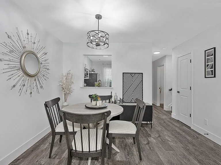 Ivy Hills Living Spaces — Photo 145