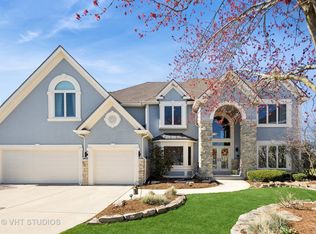 1N676 Woodhall Ct, Winfield, IL 60190