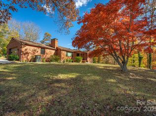 108 Hill St, Black Mountain, NC 28711