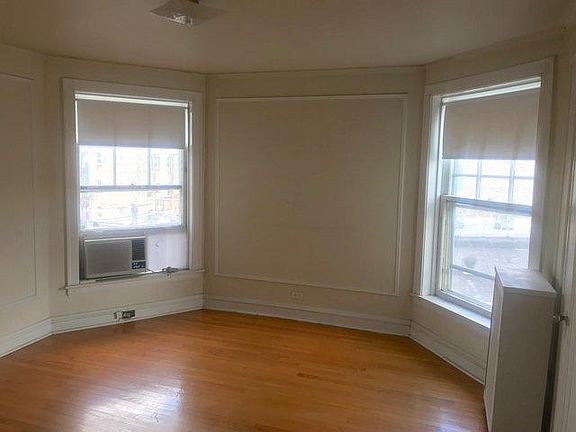 4th image of 6038 N Fairfield Ave APT 3W