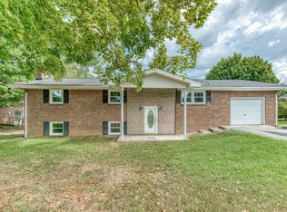 2301 Old Lewis Rd, Johnson City, TN 37601
